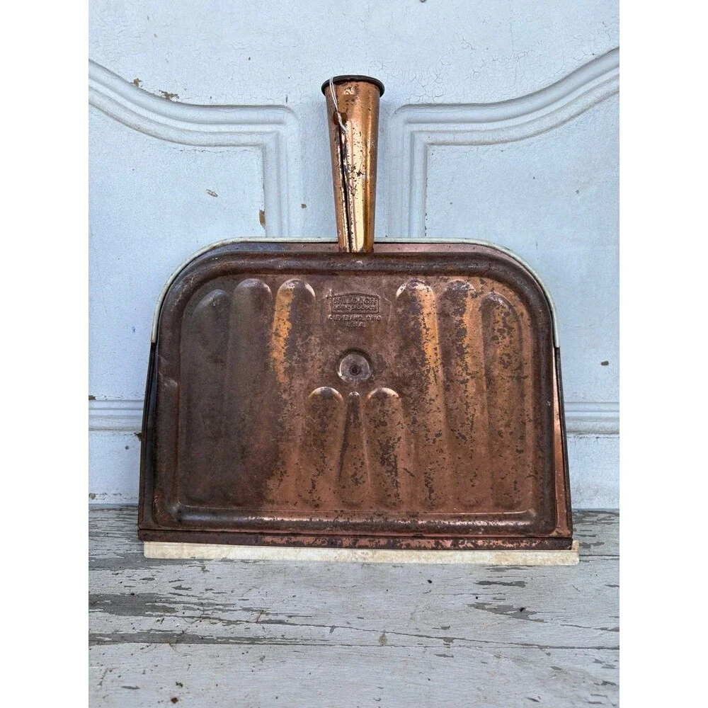 Vintage 1975 Pentron Metal Dustpan Rustic Farmhouse Folk Art Chicken Decor